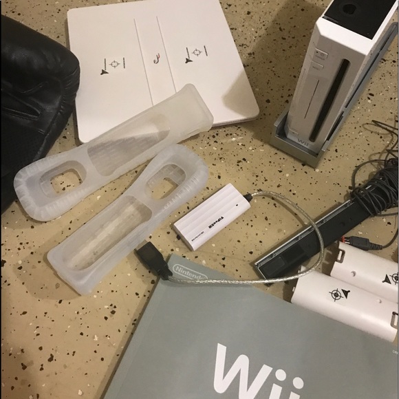 Wii - Picture 2 of 8